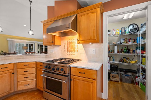 6 Perennial Ln, Hampden, MA 01036