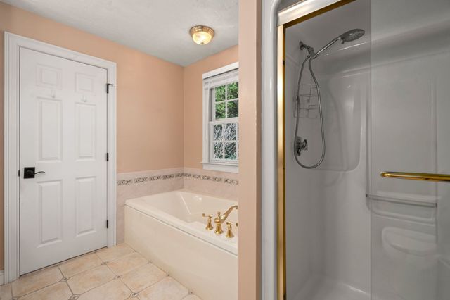 6 Perennial Ln, Hampden, MA 01036
