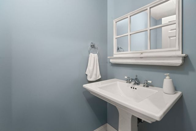 6 Perennial Ln, Hampden, MA 01036