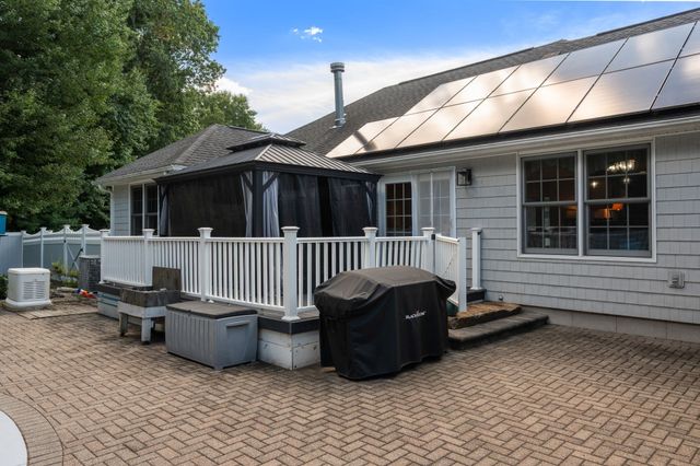 6 Perennial Ln, Hampden, MA 01036