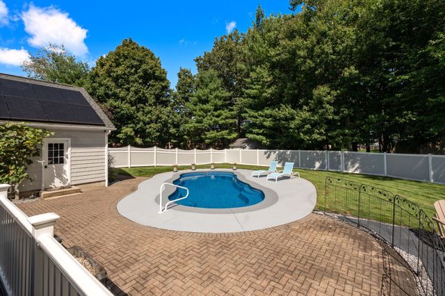 6 Perennial Ln, Hampden, MA 01036