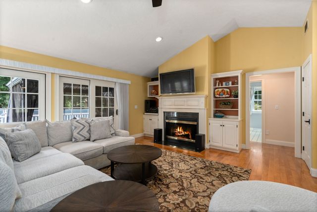 6 Perennial Ln, Hampden, MA 01036