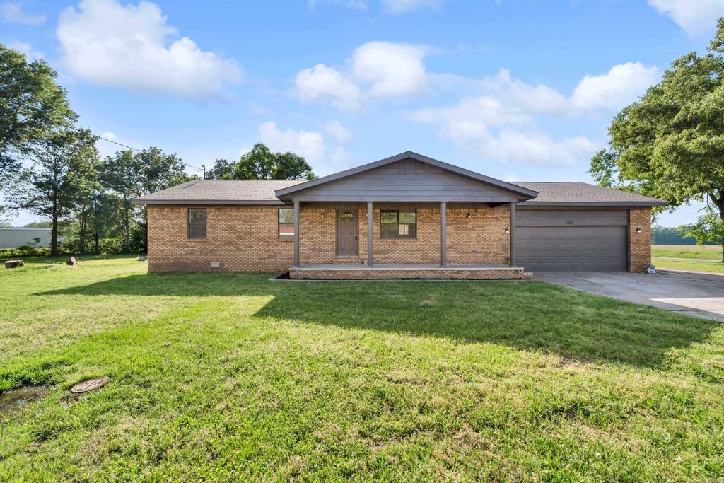 100 S 22nd Avenue, Paragould, AR 72450