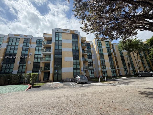 11750 SW 18th St 314-1, Miami, FL 33175