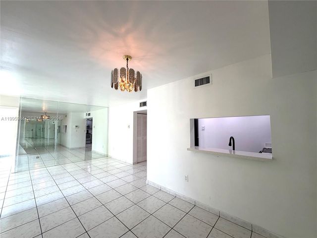 11750 SW 18th St 314-1, Miami, FL 33175