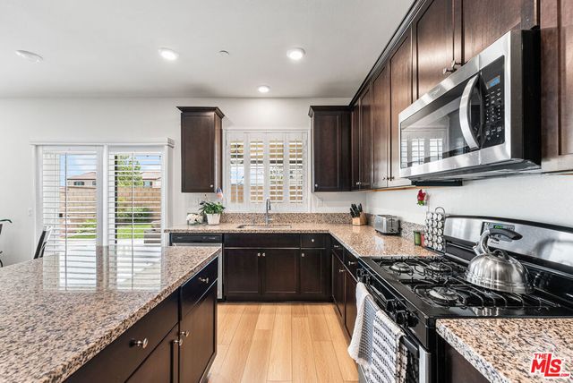 13041 Echo Valley Street, Victorville, CA 92392