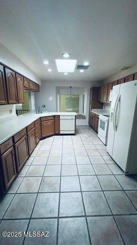 5830 W Bridle Way, Tucson, AZ 85743