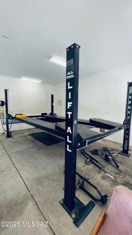 5830 W Bridle Way, Tucson, AZ 85743