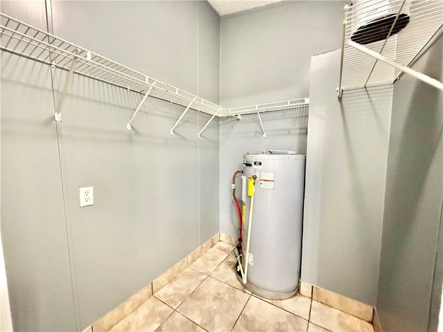 3745 OLD MARKSVILLE Highway, Pineville, LA 71360