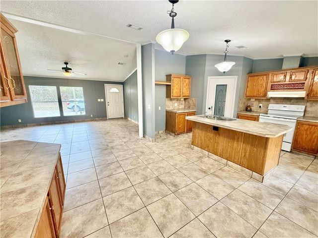 3745 OLD MARKSVILLE Highway, Pineville, LA 71360