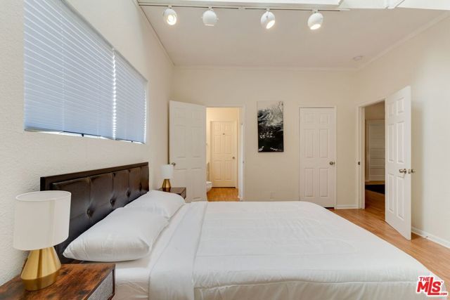 1228 Fedora Street, Los Angeles, CA 90006