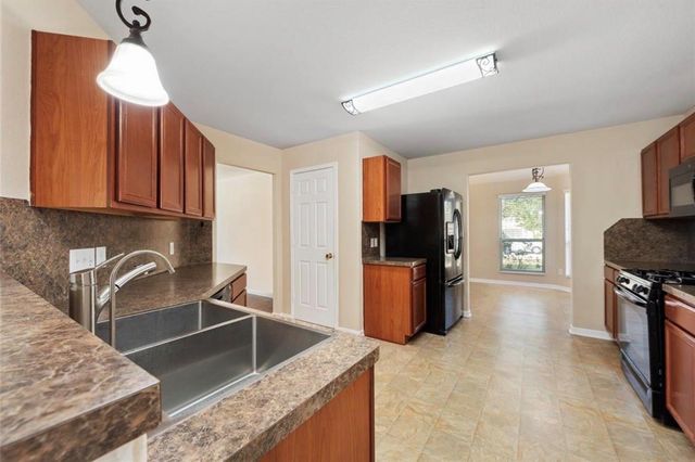 2103 Feather Hill Drive, Rosenberg, TX 77471