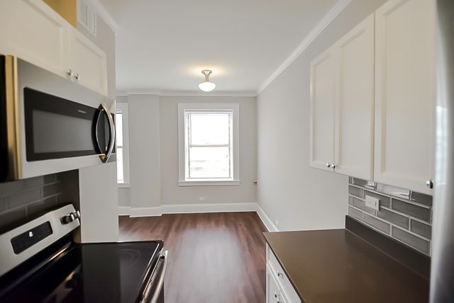 817 W Lakeside Place 611, Chicago, IL 60640