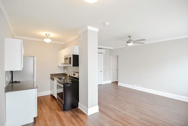817 W Lakeside Place 611, Chicago, IL 60640