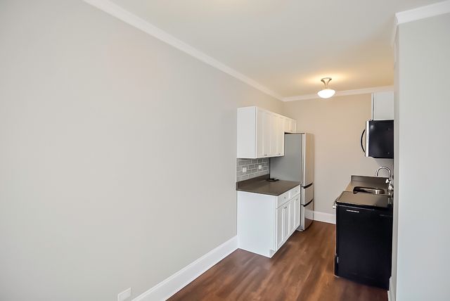 817 W Lakeside Place 611, Chicago, IL 60640