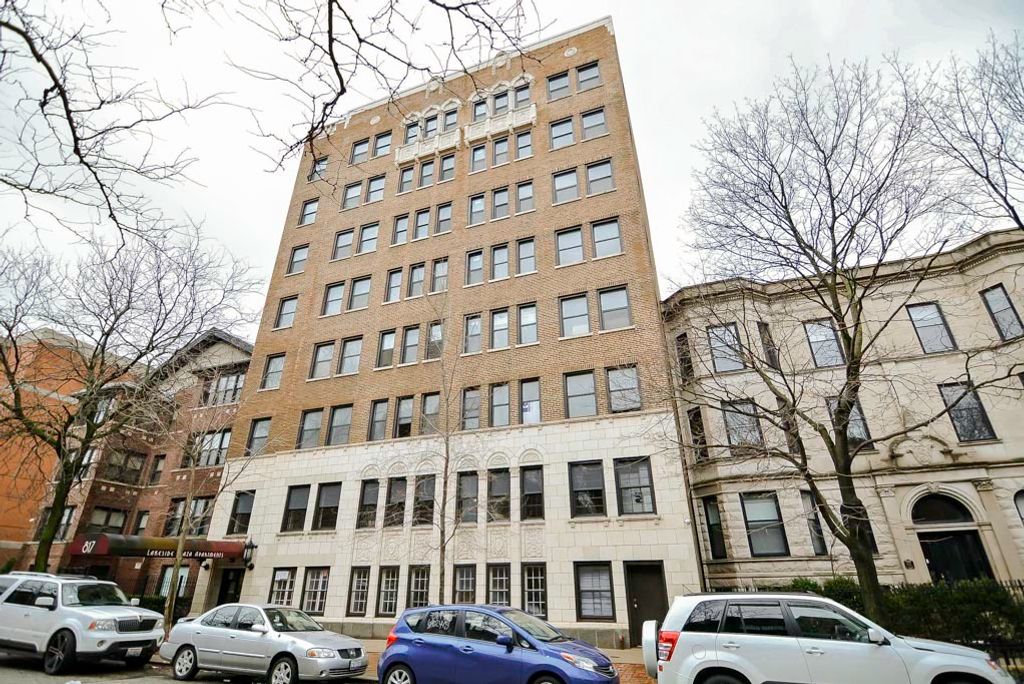 817 W Lakeside Place 611, Chicago, IL 60640
