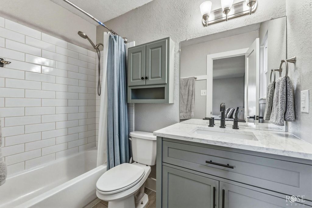 Image 14 of property listing at 1229 Tres Rios Drive, San Angelo, TX 76903