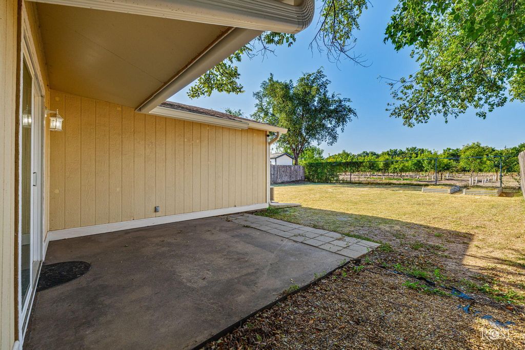 Image 21 of property listing at 1229 Tres Rios Drive, San Angelo, TX 76903