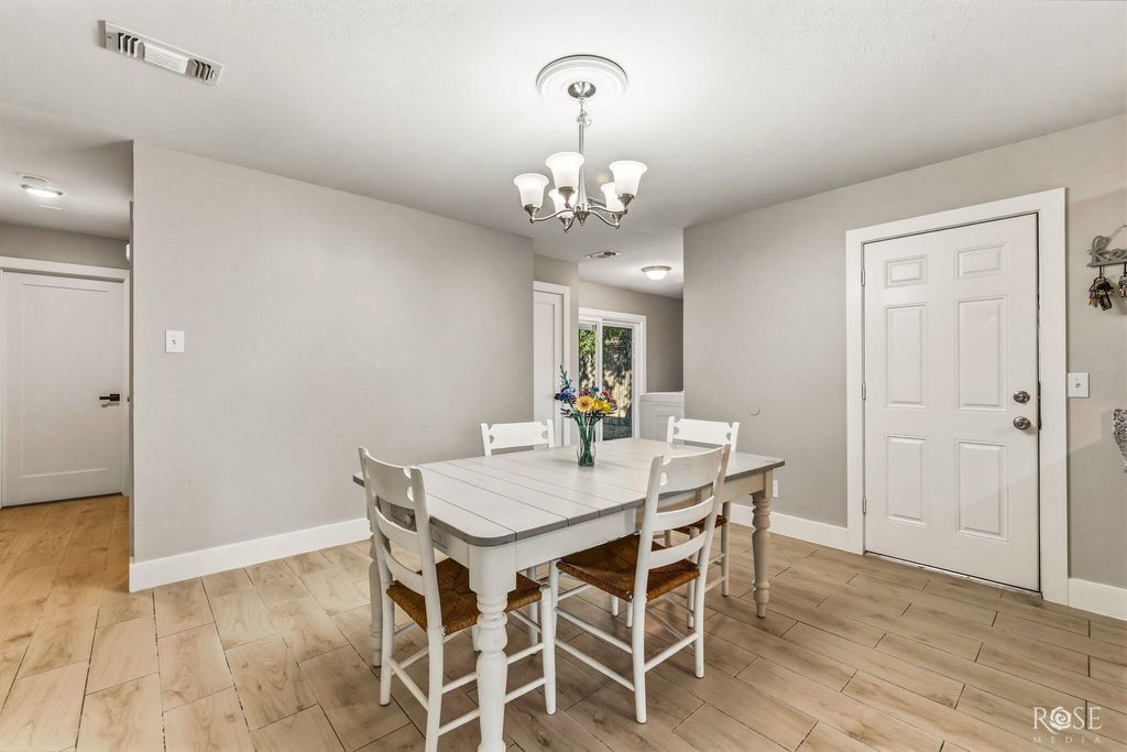 Image 8 of property listing at 1229 Tres Rios Drive, San Angelo, TX 76903