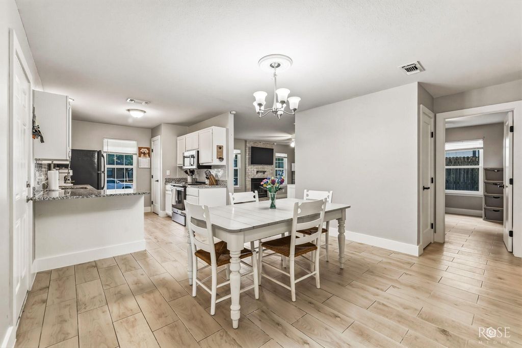 Image 9 of property listing at 1229 Tres Rios Drive, San Angelo, TX 76903