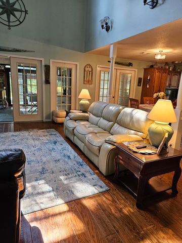 6 Bonnie Ln., Lumberton, MS 39455