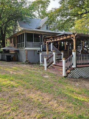 6 Bonnie Ln., Lumberton, MS 39455