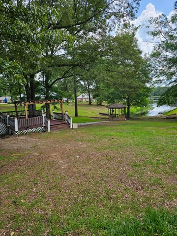 6 Bonnie Ln., Lumberton, MS 39455