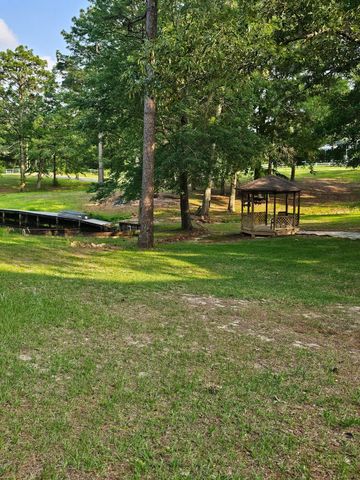 6 Bonnie Ln., Lumberton, MS 39455