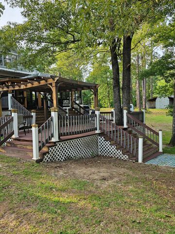 6 Bonnie Ln., Lumberton, MS 39455