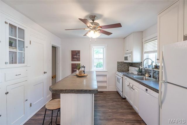 1457 Sproule Avenue, St Louis, MO 63139