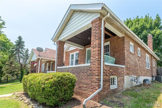 1457 Sproule Avenue, St Louis, MO 63139