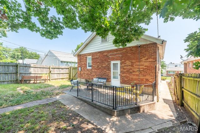 1457 Sproule Avenue, St Louis, MO 63139