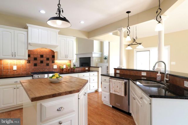 135 FERNLEAF CT, State College, PA 16801