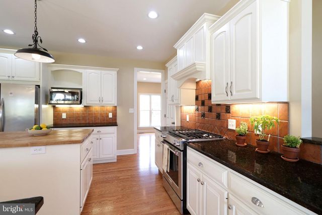 135 FERNLEAF CT, State College, PA 16801