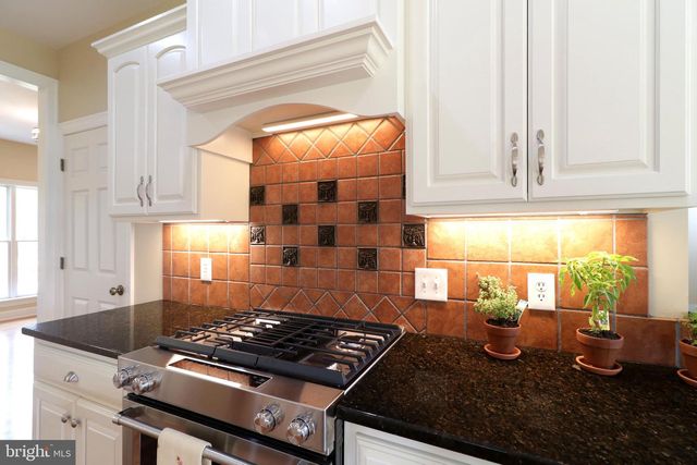 135 FERNLEAF CT, State College, PA 16801