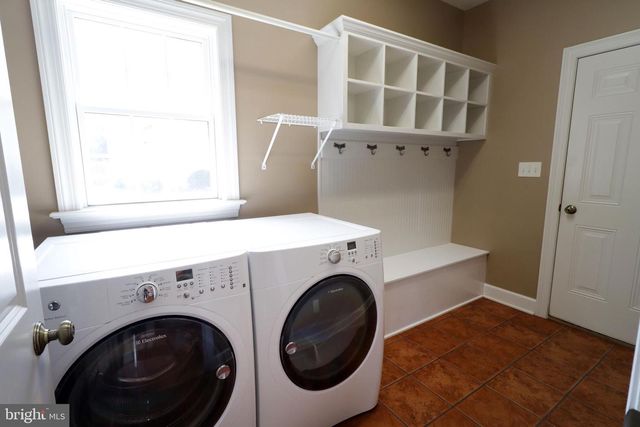 135 FERNLEAF CT, State College, PA 16801