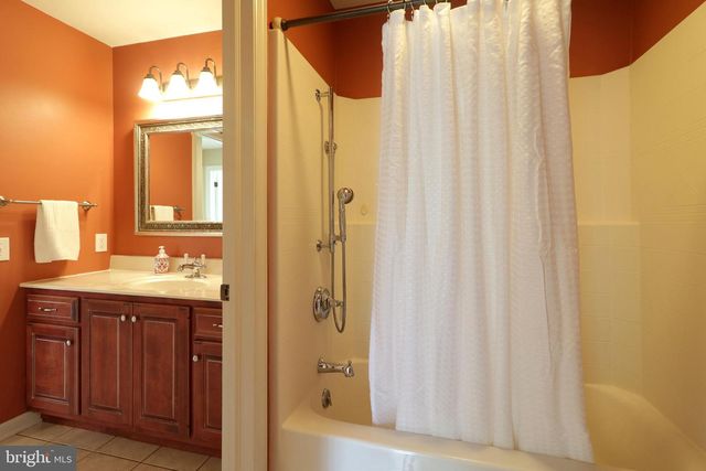 135 FERNLEAF CT, State College, PA 16801