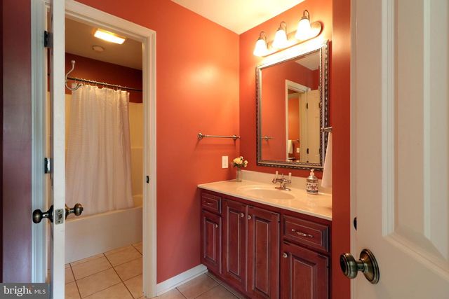 135 FERNLEAF CT, State College, PA 16801