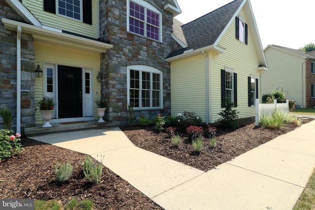 135 FERNLEAF CT, State College, PA 16801