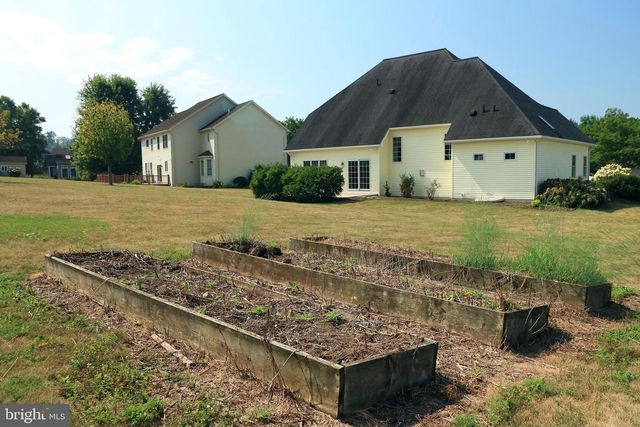 135 FERNLEAF CT, State College, PA 16801