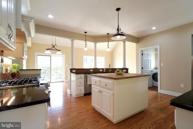 135 FERNLEAF CT, State College, PA 16801