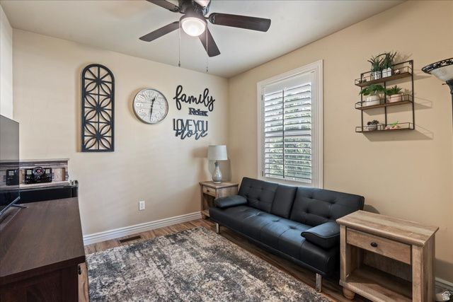 10638 S CAVE RUN LN, South Jordan, UT 84009