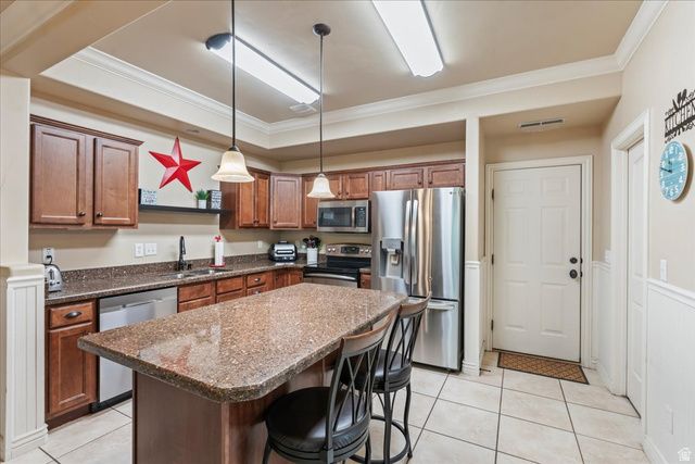 10638 S CAVE RUN LN, South Jordan, UT 84009