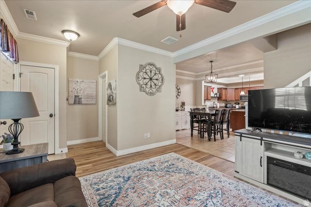10638 S CAVE RUN LN, South Jordan, UT 84009