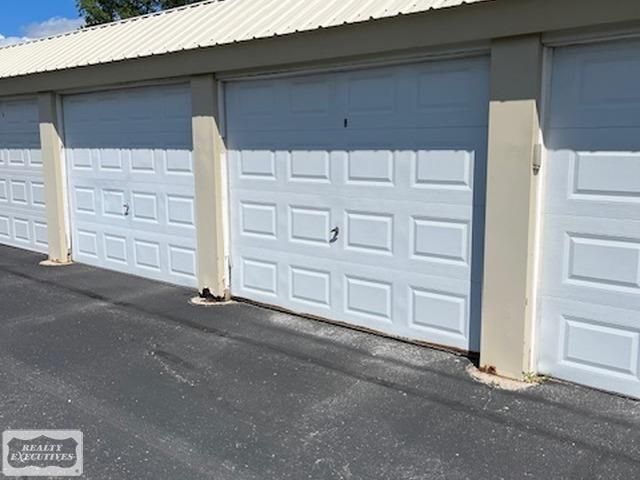 22173 Glenwood Street, Clinton Twp, MI 48035