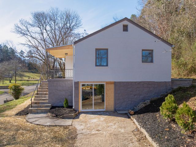 109 Hogan Road, Rossville, GA 30741