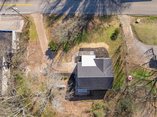 109 Hogan Road, Rossville, GA 30741