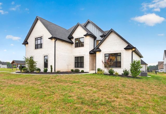 1717 Oliver Park Blvd, Clarksville, TN 37043