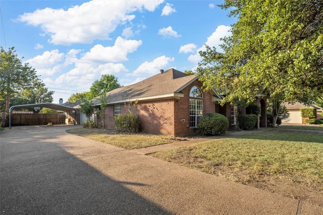 901 Crested Butte Drive, Hewitt, TX 76643