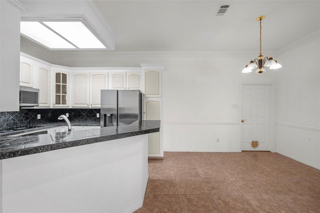 901 Crested Butte Drive, Hewitt, TX 76643